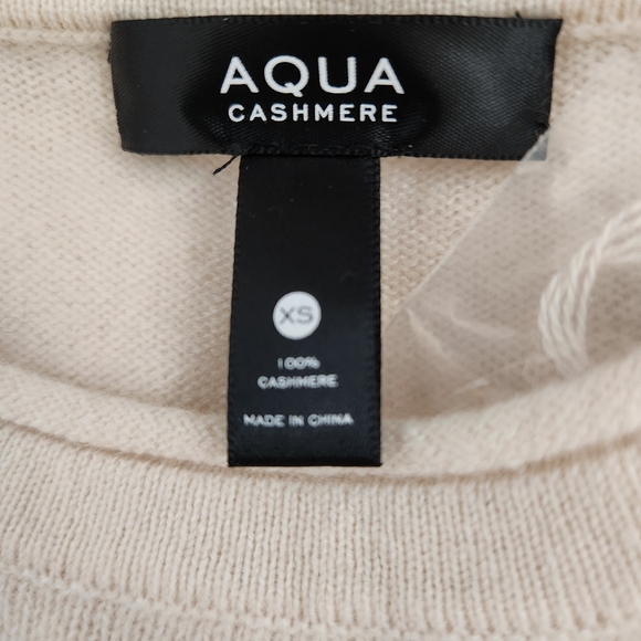 Aqua Cashmere incredible soft sweater - Picture 2 of 8
